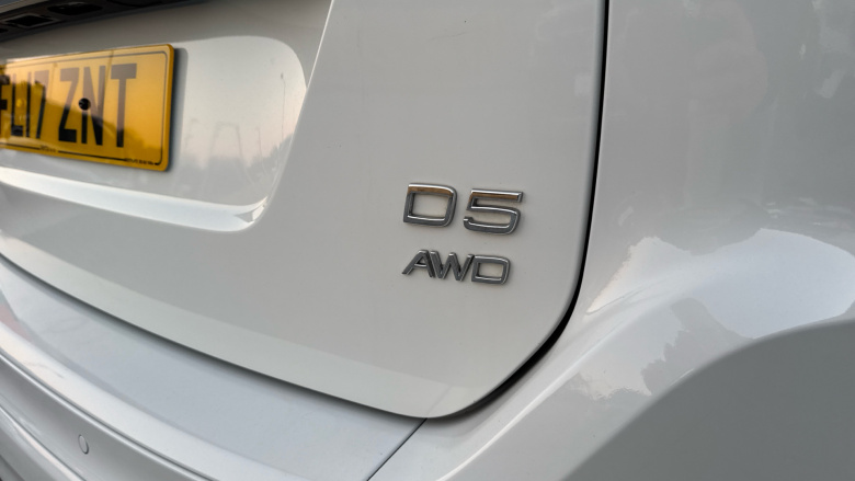 Volvo Xc60 D5 [220] R DESIGN Lux Nav 5dr AWD Geartronic Diesel Estate